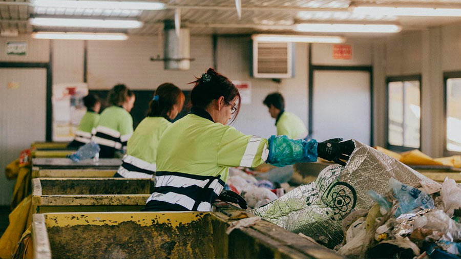 Fotografía de campaña publicitaria en planta de procesado