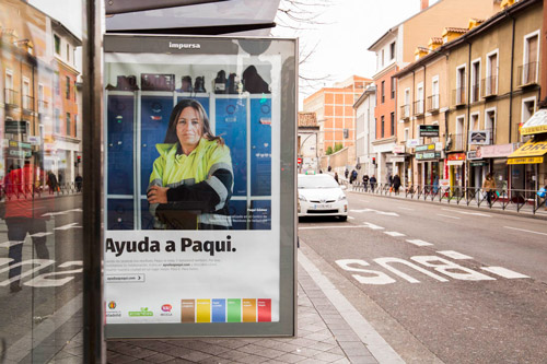 Fotografía de uno de los mupis en las calles de Valladolid