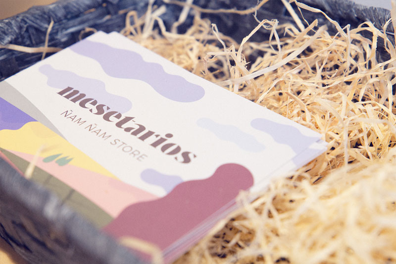 Tarjetas realizadas para el cliente con la identidad de la marca