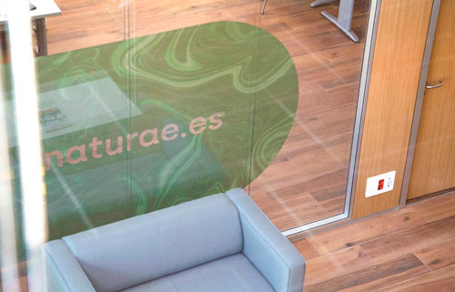 Vinilo en sus oficinas de Valladolid